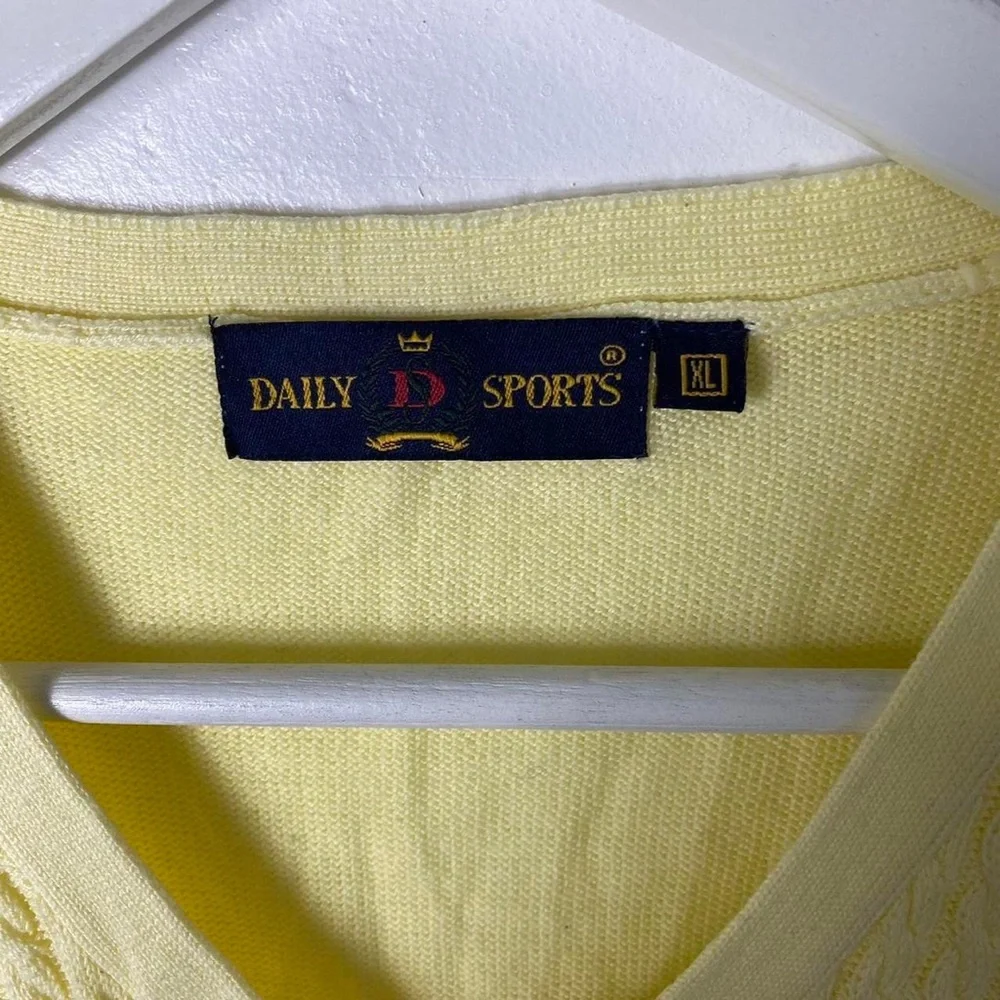 Yellow Cable knit vest
Sweater vest
Daily sports
Pullover
Size XL - Picture 3 of 3
